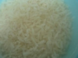 Arroz con manteca (mantequilla) ajo, perejil y corazón de sorpresa 😋 🍚 🧈🧄🌱🧀