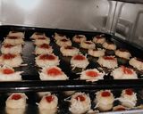 Foto langkah ke 7 dari resep Strawberry thumbprint cookies🍓.