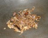 A picture of step 3 of Bread poha.