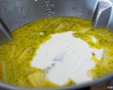 Une image de l'étape 5 de Waterzoï de saumon à l'estragon au Cook Expert.