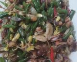 Foto langkah ke 4 dari resep Tumis Cumi Asin Kacang Panjang.