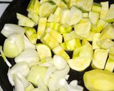 Foto del paso 1 de la receta: Sopa "crema" de zucchini light (SIN crema/ sin lactosa)