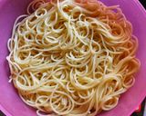 A picture of step 2 of Spaghetti Alfredo.