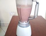A picture of step 2 of Strawberry banana Smoothie 🍓 🍌.