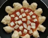 Foto langkah ke 7 dari resep Pizza Homemade Teflon.