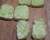 Foto del paso 1 de la receta: Brusquetas de palta y huevo!!!🥑🥑