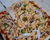 A picture of step 11 of Chicken cheesy pizza.