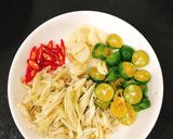 Hình bước làm 3 của món Chân gà ngâm sả tắc