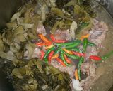 Foto langkah ke 2 dari resep Soup Iga Babi Sawi Asin.