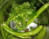 A picture of step 1 of Green Chutney.