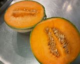 Une image de l'étape 1 de Roulés apéros au melon, jambon cru et roquefort.