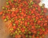A picture of step 6 of Carrot and Peas Curry.