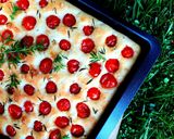 Foto del passaggio 10 della ricetta Focaccia con pomodorini e origano dell'orto