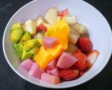 Foto langkah ke 4 dari resep Fruit Salad creamy sauce.