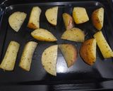 Foto langkah ke 3 dari resep Easy Potato Wedges.