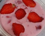 Foto langkah ke 3 dari resep Puding Strawberry Simple.