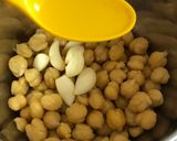 A picture of step 3 of Hummus with Tahini.