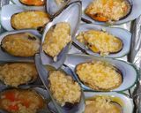 Foto langkah ke 4 dari resep Kerang hijau panggang keju.
