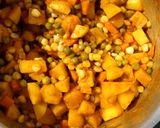 A picture of step 5 of Githeri ya Minji (Pea & green maize succotash).