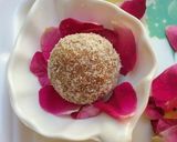 A picture of step 3 of Nariyal laddu with besan twist ke sath.