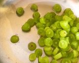 A picture of step 1 of Grapes Chutney.