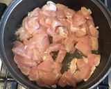 Foto del paso 2 de la receta: Pollo en crema de chile poblano