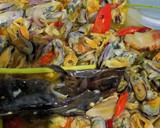 Foto langkah ke 1 dari resep Tumis kerang ala warteg.
