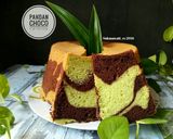 Foto langkah ke 5 dari resep Pandan Choco Chiffon Cake.