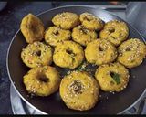 A picture of step 7 of Lauki Donut Muthiya (Gujarati Muthiya).