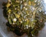 A picture of step 2 of Restaurant style bhindi masala chicken🍅🌶.