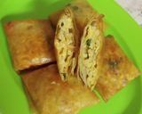 Foto langkah ke 4 dari resep Martabak Mie Kulit Lumpia.