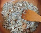 A picture of step 3 of Macaroni with Roquefort Sauce, Manchego Cheese Cream, and Mushrooms.
