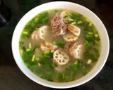 Hình bước làm 2 của món Canh củ sen hầm xương
