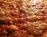 Une image de l'étape 3 de Pizza fine au thon.