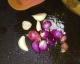 Foto langkah ke 2 dari resep 136. Sayur Asem Daun Kedondong.