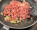 Foto del paso 3 de la receta: Pasta con crema de tomates cherry y carne picada al vino tinto