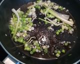 Foto del paso 6 de la receta Media tostada con huevos revueltos, ajetes y sobrasada