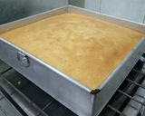 Foto langkah ke 6 dari resep Bolu Pisang Gulung enak lembut lentur pakai otang.