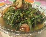 Foto langkah ke 5 dari resep Kangkung seafood saos tiram.