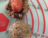 Hình bước làm 3 của món Ichigo Daifuku (Japanese Strawberry Mochi) -  Bánh mochi đại phúc