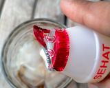 Foto langkah ke 4 dari resep Es Teh Yakult.