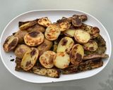 Une image de l'étape 11 de Aubergines chinoises avec courgette ronde et pommes de terre grillées herbes et épices.