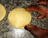 A picture of step 4 of Circled mini meatpies.