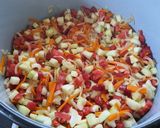 Édes-savanyú ragu cukkiniből recept fázis 2 fotója