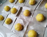 Foto langkah ke 4 dari resep Donat labu kuning lembut.