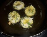 उड़द दाल का वड़ा (Urad dal ka vada recipe in Hindi) रेसिपी चरण 5 फोटो