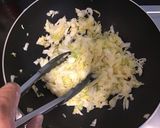 水煎香腸搭酸高麗菜的食譜步驟3照片