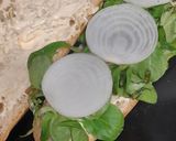 Foto del paso 6 de la receta Bocadillo vegetal con salmón y queso de cabra