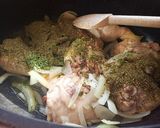 Une image de l'étape 3 de Cuisses de poulet aux champignons et mascarpone au Cook Expert.