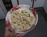 A picture of step 1 of Soya Chaap Masala.